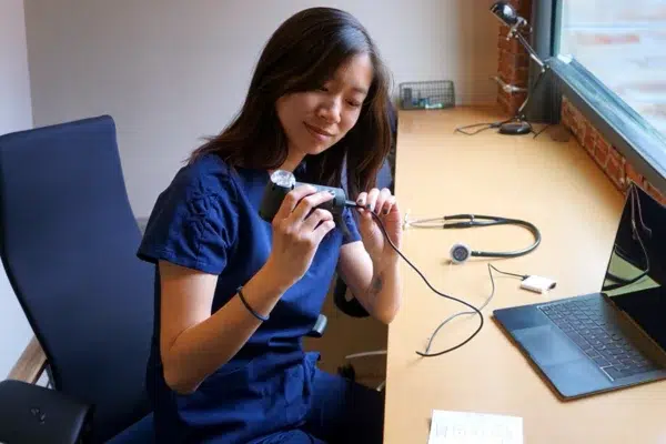 nice picture of Anna Li, working away